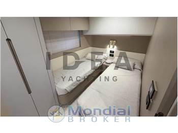 Azimut Fly 68