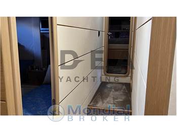 Ferretti Yachts 761