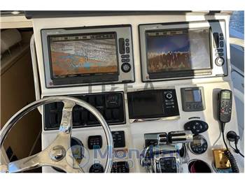Boston Whaler 370 Outrage