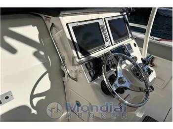Boston Whaler 370 Outrage