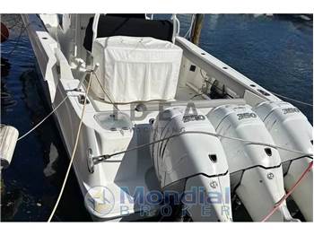 Boston Whaler 370 Outrage