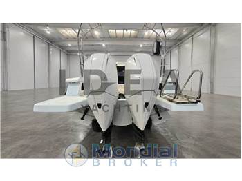 Bertram Yacht 31