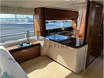 Princess Yachts Y85