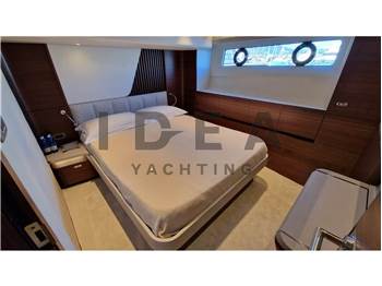 Princess Yachts Y85