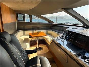 Princess Yachts Y85