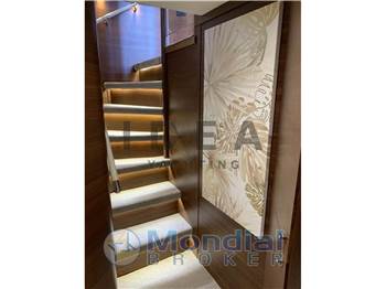 Princess Yachts 82