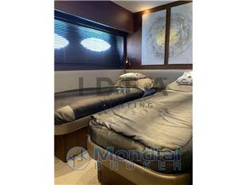 Princess Yachts 82