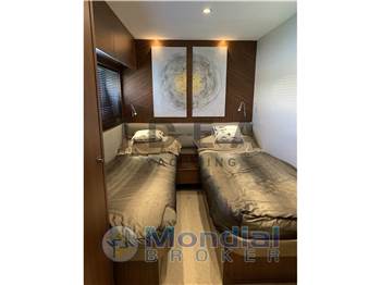 Princess Yachts 82