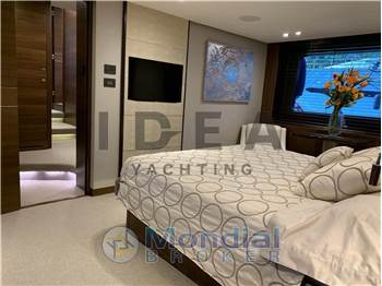 Princess Yachts 82