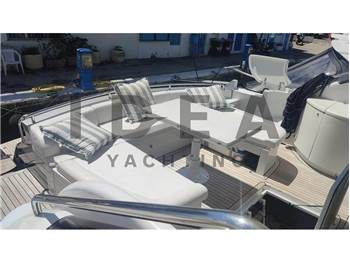Pershing 62