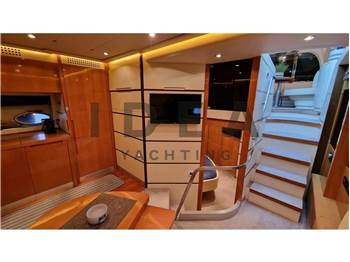 Pershing 62