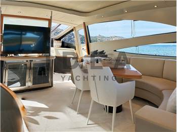 Pershing 76