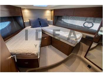 Princess Yachts V50