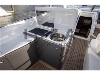 Princess Yachts V50