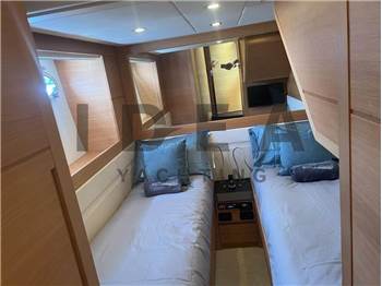 Pershing Pershing 64'