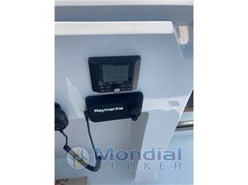 Magnum Marine 40
