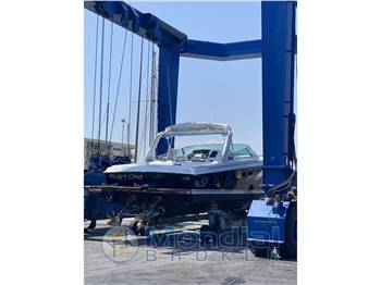 Magnum Marine 40
