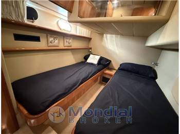 FERRETTI 530 FLY