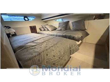 RIVIERA 39 FLY