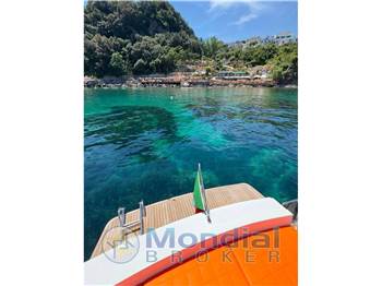 MAGNUM MARINE 35