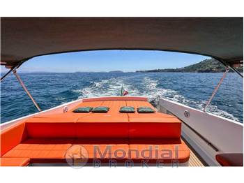 MAGNUM MARINE 35