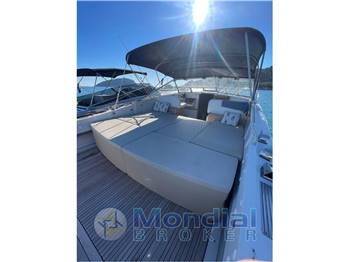 MAGNUM MARINE 38