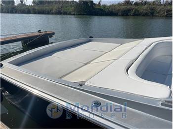 MAGNUM MARINE 38