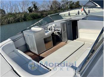 MAGNUM MARINE 38