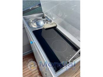 MAGNUM MARINE 38