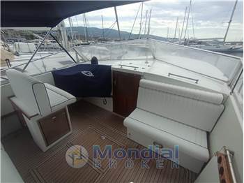MAGNUM MARINE 38