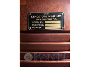 MAGNUM MARINE 38