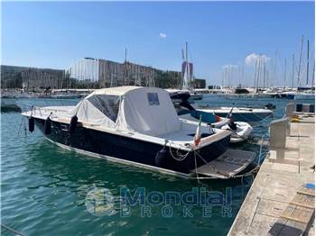 MAGNUM MARINE 38