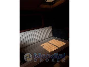 CIGARETTE mistress 35