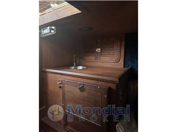 CIGARETTE mistress 35