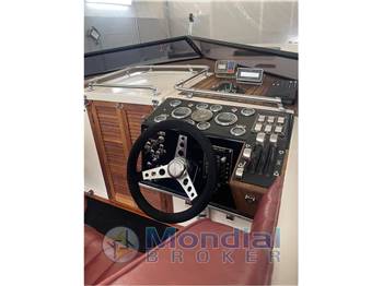 CIGARETTE mistress 35