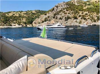 Princess Yachts V78