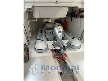 Princess Yachts V78