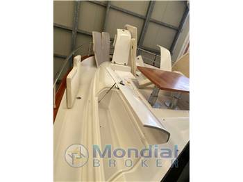 Azimut Magellano 53