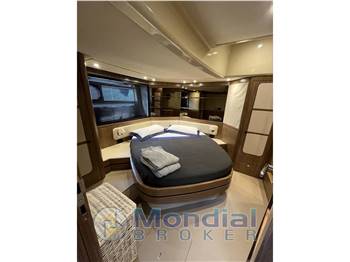Azimut Magellano 53