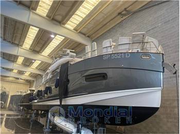 Azimut Magellano 53
