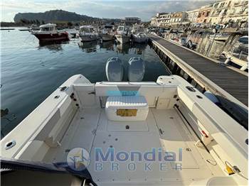 Boston Whaler 28 CONQUEST