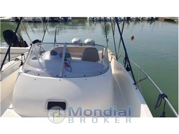 Jeanneau Cap Camarat 7.5 WA