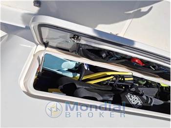 Tiara Yachts 4300 Sovran