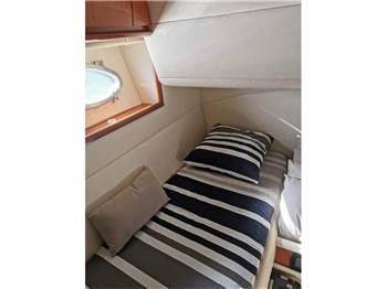 Pershing 54