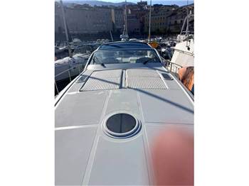 Pershing 54