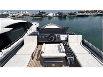 Pershing 74