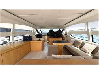 Pershing 74