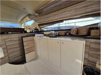 Ferretti yachts 620