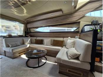 Ferretti yachts 620