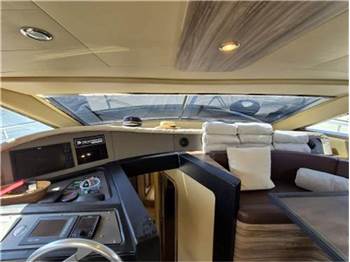Ferretti yachts 620